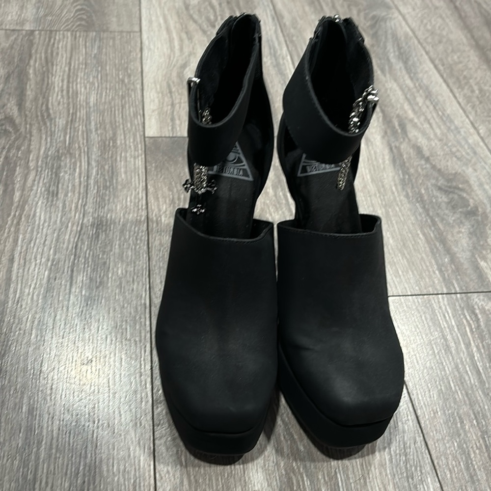 Disturbia Heels